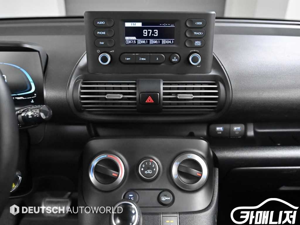 Hyundai Casper 1.0 Gasoline Van thumbnail 14