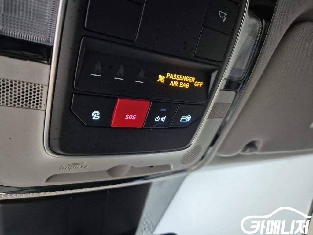 Hyundai Santa Fe The New Santa Fe Diesel 2.2 4WD Premium Choice thumbnail 16