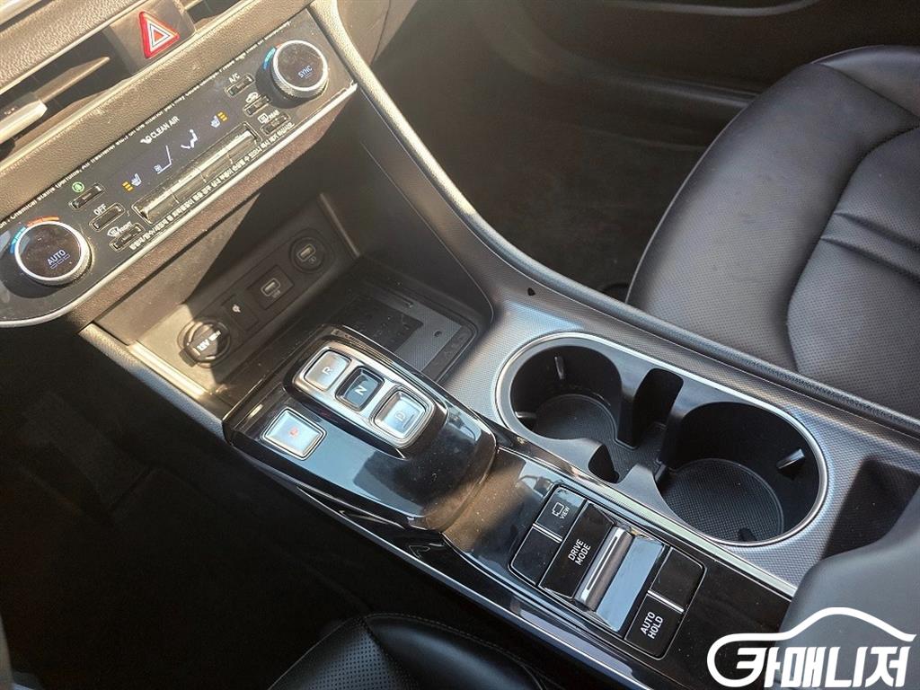 Hyundai Sonata 2.0 Premium thumbnail 7