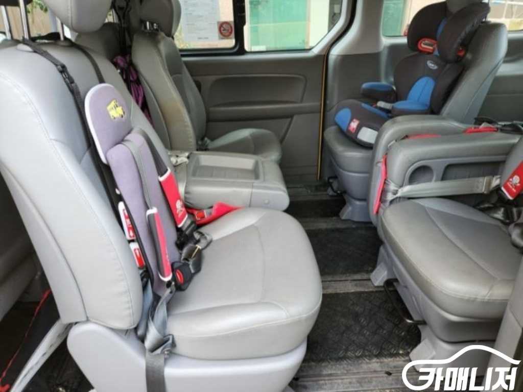 Hyundai Starex Grand Starex 12-Seater School Bus thumbnail 14