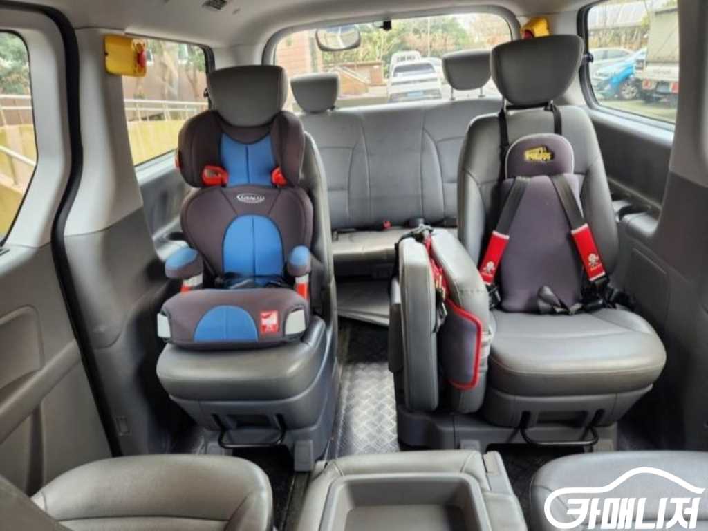 Hyundai Starex Grand Starex 12-Seater School Bus thumbnail 15