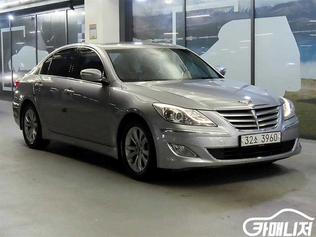 Hyundai Genesis BH330 MODERN