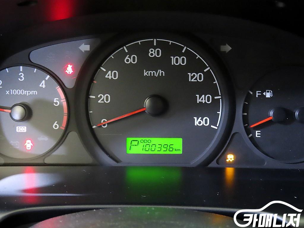 Hyundai Starex Grand Starex 15-Seater School Bus thumbnail 9