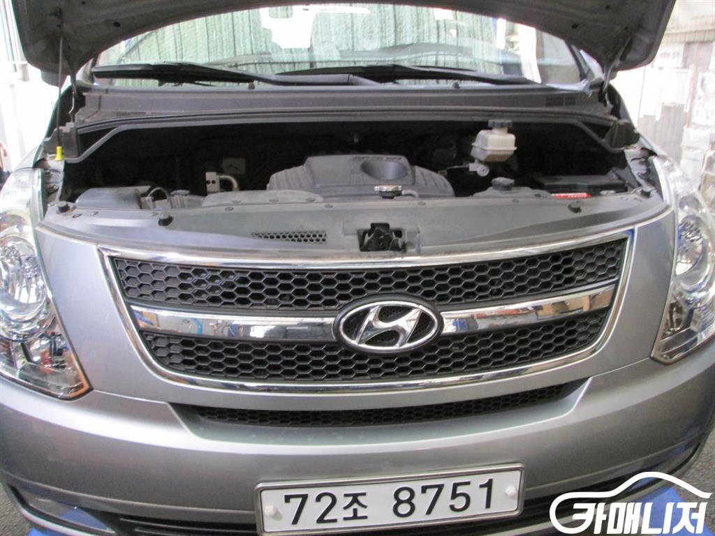 Hyundai Starex Grand Starex 11-Seater Wagon