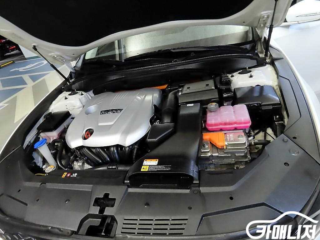 Hyundai Grandeur The New Grandeur IG Hybrid Premium Choice thumbnail 19