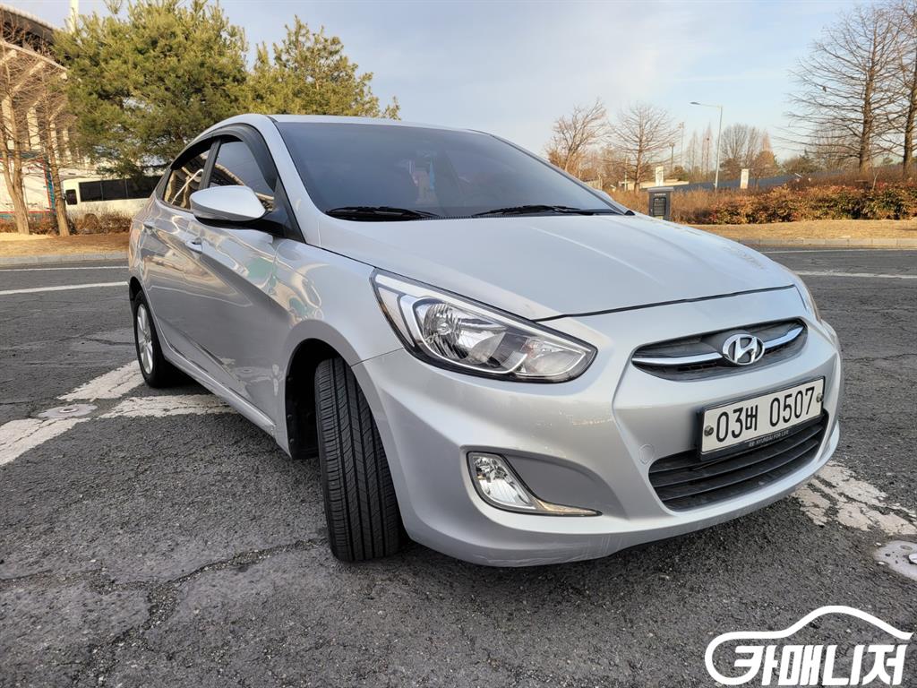 Hyundai Accent AccentFacelift 1.4VVT Modern thumbnail 3