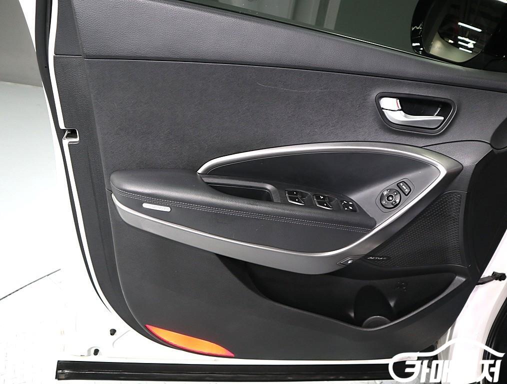 Hyundai Santa Fe Santa Fe DM Diesel 2WD 2.0 Premium thumbnail 12