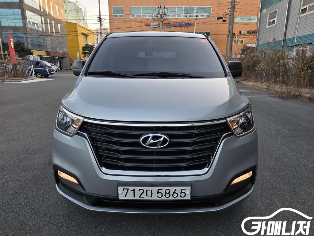 Hyundai Starex The New Grand Starex 2WD Wagon 12-Seater thumbnail 2