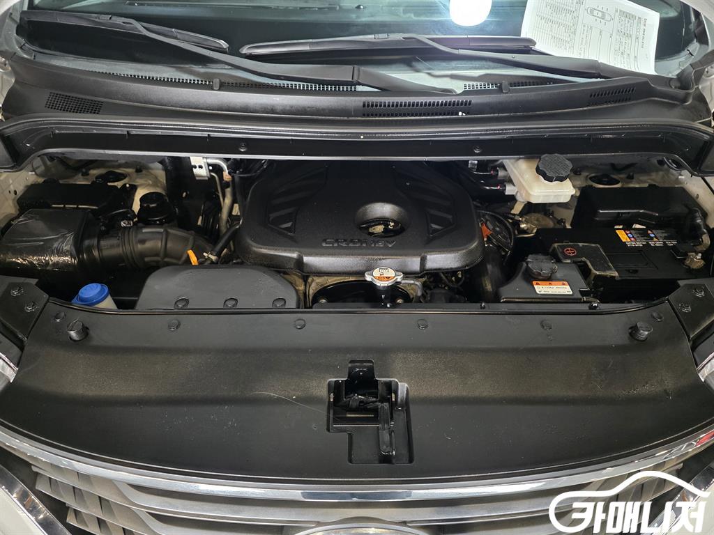 Hyundai Starex The New Grand Starex 2WD Wagon 12-Seater thumbnail 16