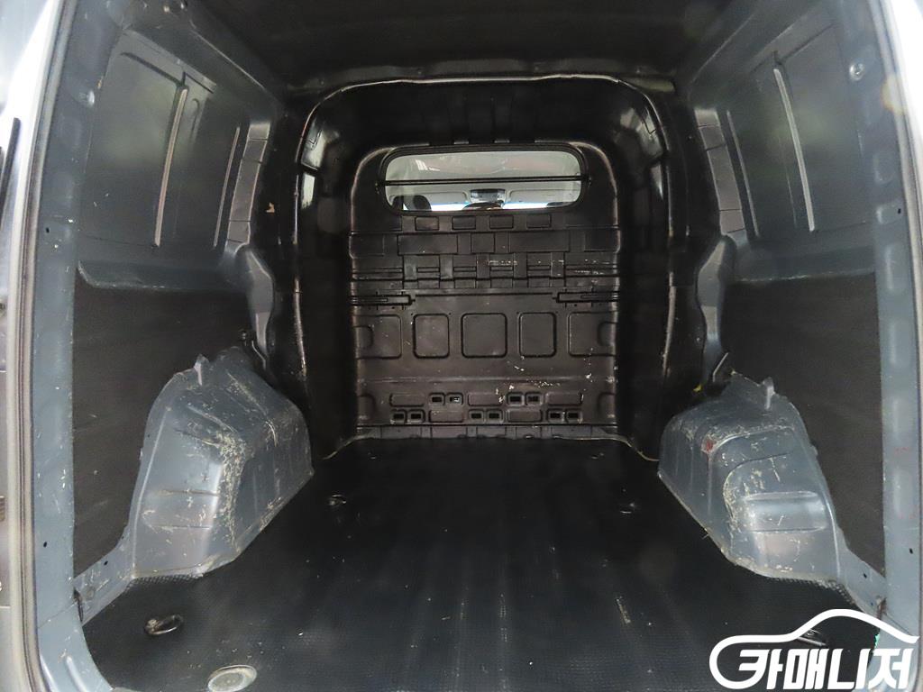 Hyundai Staria 2WD Diesel Cargo Smart thumbnail 16