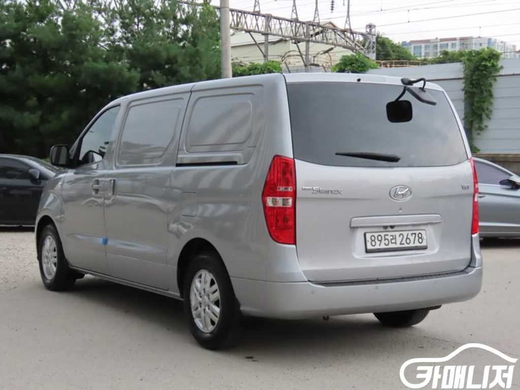 Hyundai Starex The New Grand Starex 2WD Van 3-Seater thumbnail 3