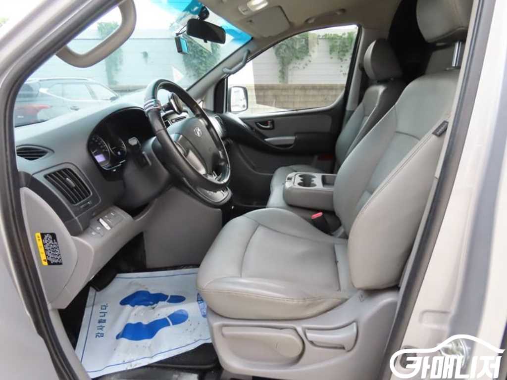 Hyundai Starex The New Grand Starex 2WD Van 3-Seater thumbnail 6