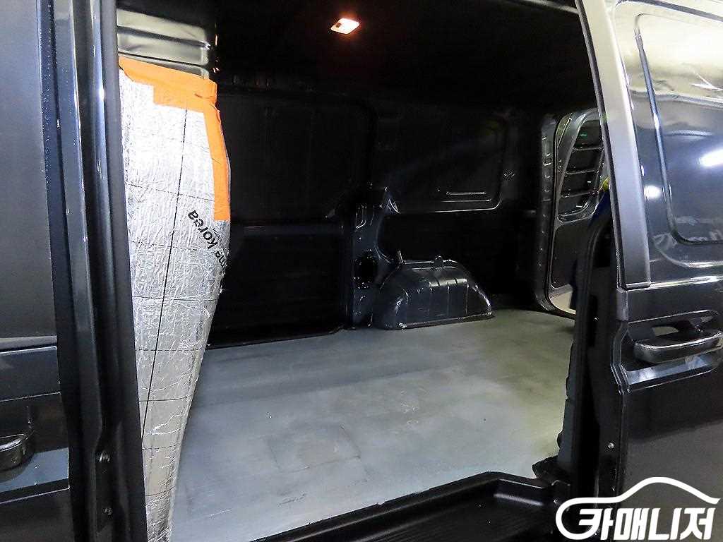 Hyundai Staria 2WD Diesel Cargo Modern thumbnail 7