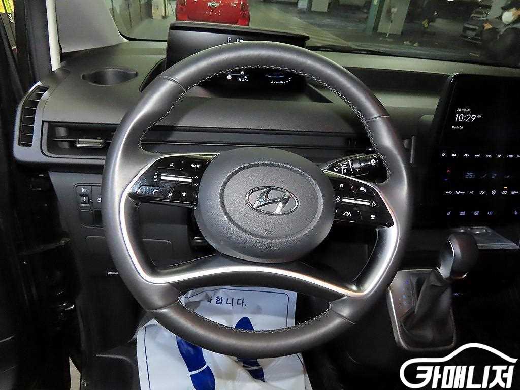 Hyundai Staria 2WD Diesel Cargo Modern thumbnail 8