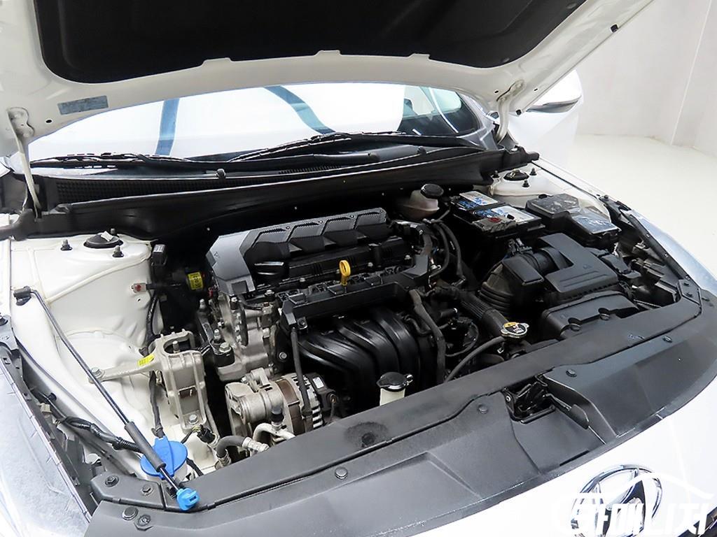 Hyundai Avante 1.6 Modern thumbnail 19