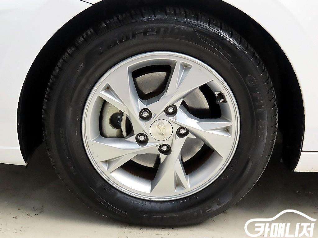 Hyundai Avante 1.6 Modern thumbnail 20