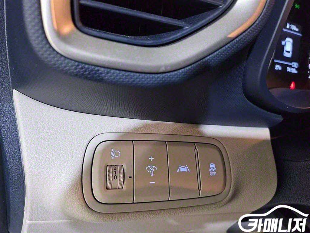 Hyundai Venue BeNew 1.6 Peulreokseu thumbnail 12