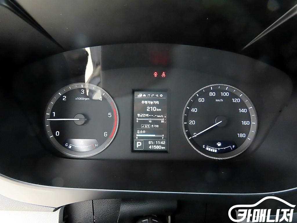 Hyundai Solati Luxury thumbnail 10