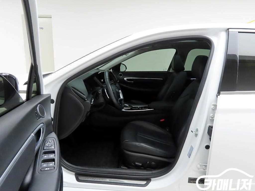 Hyundai Sonata 2.0 Premium Family thumbnail 12