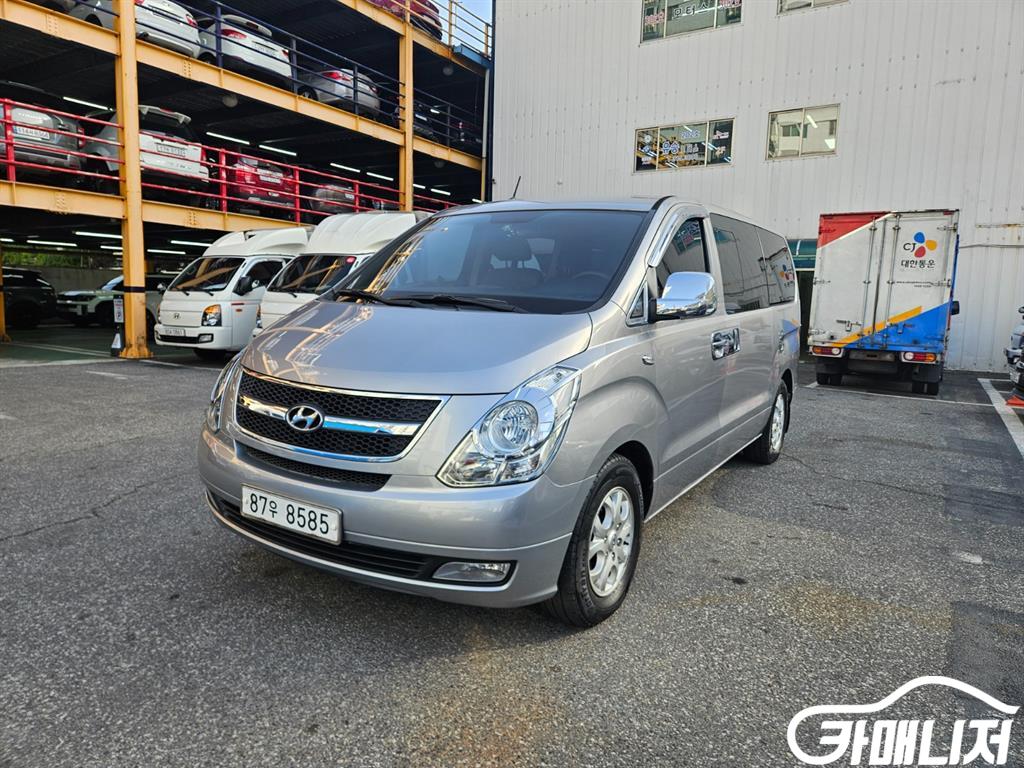 Hyundai Starex Grand Starex Van 5-Seater