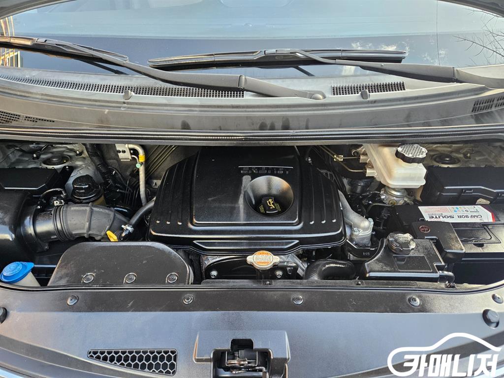 Hyundai Starex Grand Starex Van 5-Seater thumbnail 19