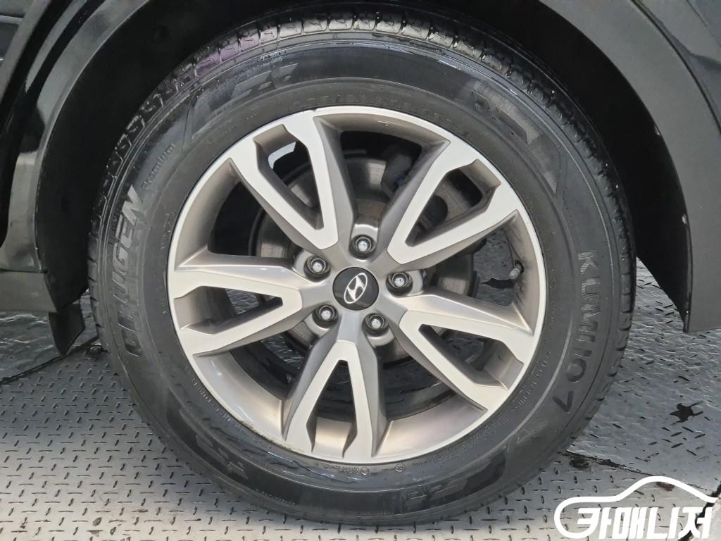 Hyundai Santa Fe Santa Fe DM Diesel 2WD 2.0 Premium thumbnail 20