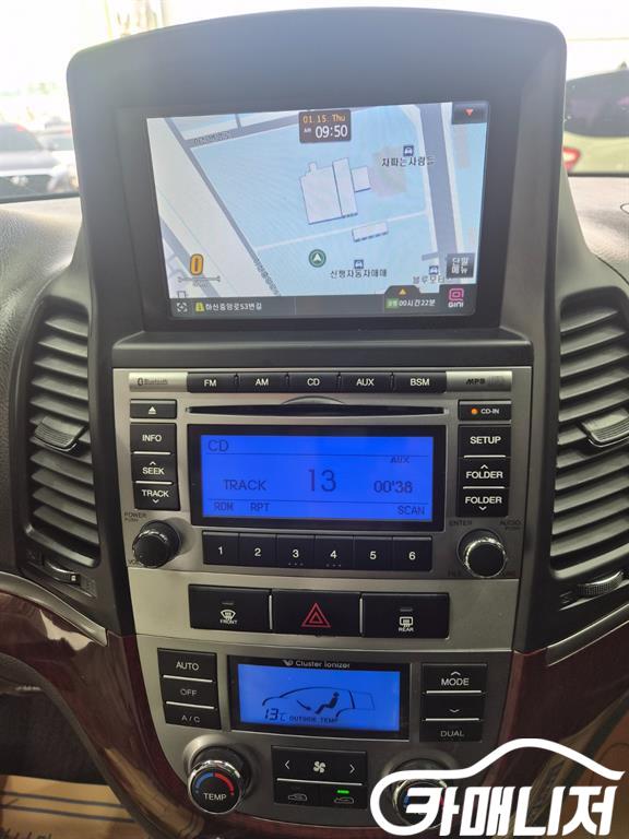 Hyundai Santa Fe Santa Fe Deo Style Diesel 2WD 2.0 MLX thumbnail 16