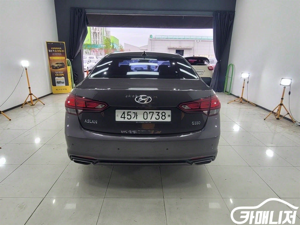 Hyundai Aslan G300 Modern thumbnail 3