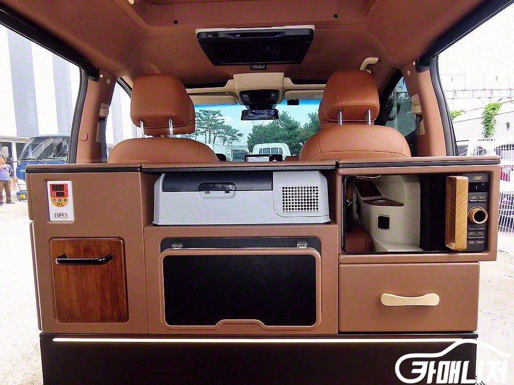 Hyundai Staria Camper thumbnail 11