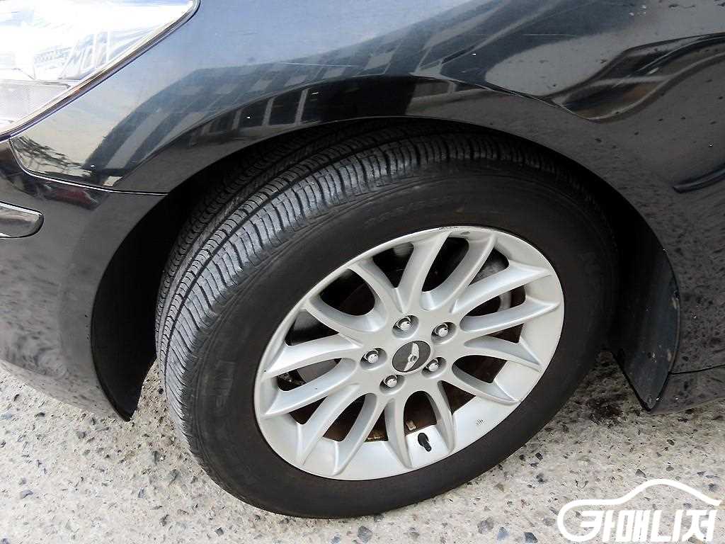 Hyundai Genesis BH330 GRAND thumbnail 17