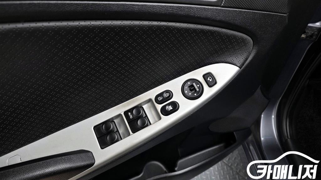 Hyundai Accent AccentFacelift 1.4VVT Premier thumbnail 17