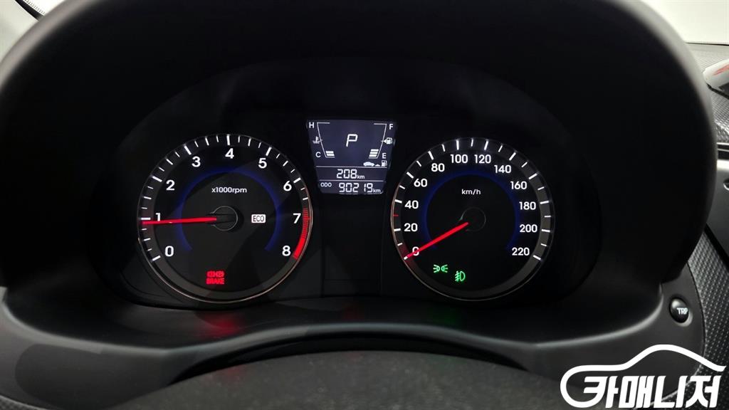 Hyundai Accent AccentFacelift 1.4VVT Premier thumbnail 8