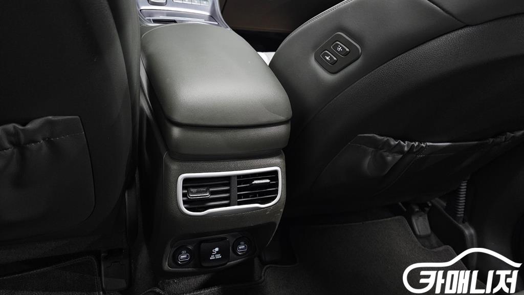 Hyundai Santa Fe The New Santa Fe Hybrid 1.6 2WD Calligraphy thumbnail 18