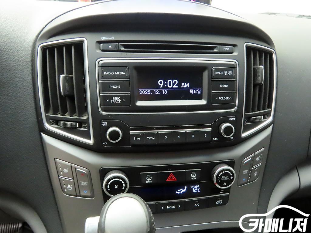 Hyundai Starex Grand Starex 11-Seater Wagon thumbnail 9