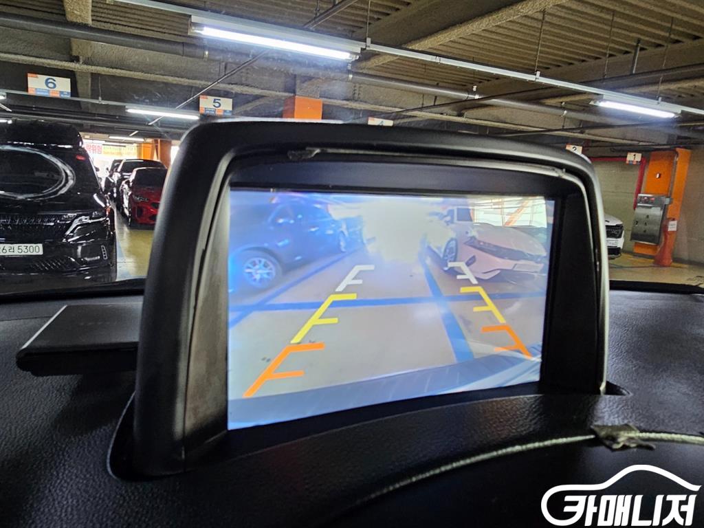 Hyundai Starex Grand Starex Van 3-Seater thumbnail 13