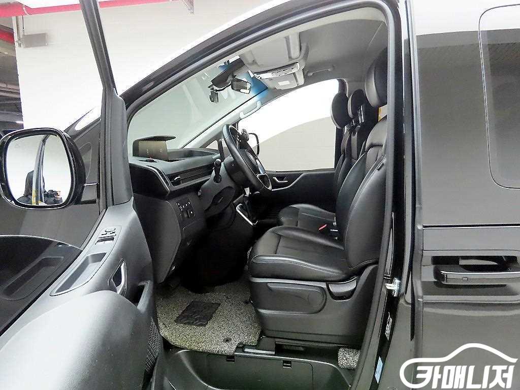 Hyundai Staria 2WD Diesel Tourer Modern thumbnail 13