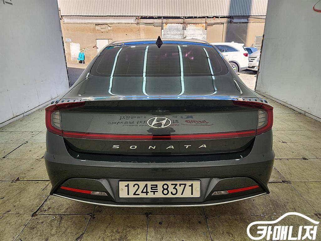 Hyundai Sonata 2.0 Premium Family thumbnail 3