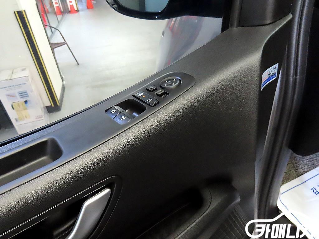 Hyundai Staria 2WD Diesel Tourer Modern thumbnail 13