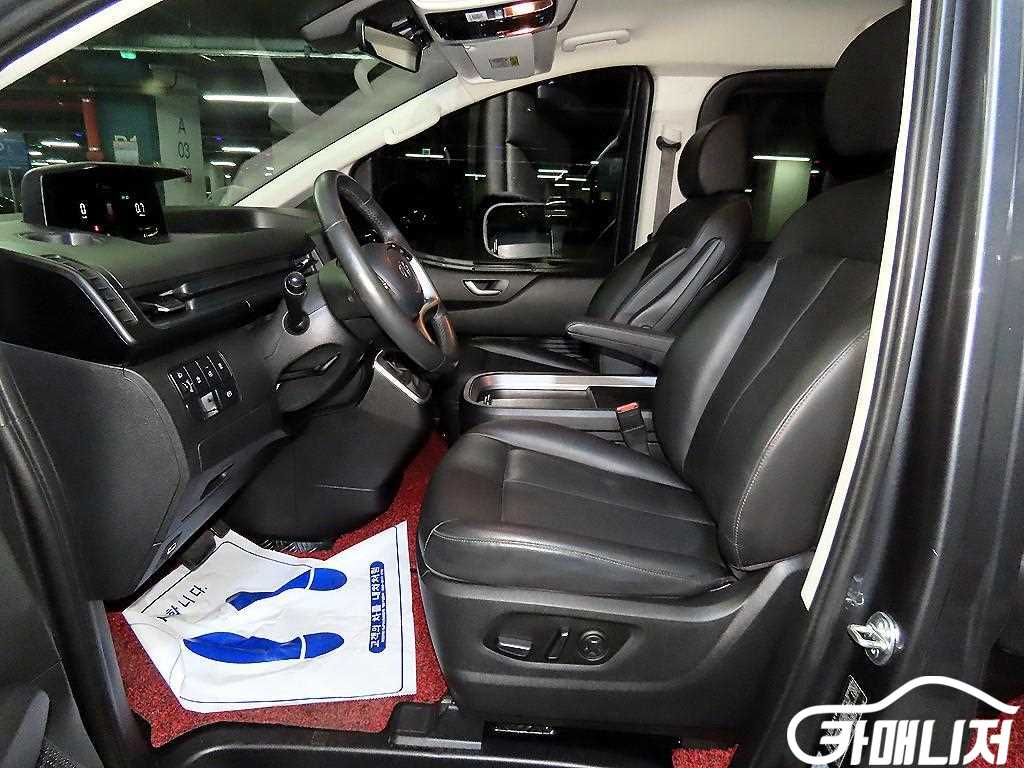 Hyundai Staria 2WD Diesel Cargo Modern thumbnail 6