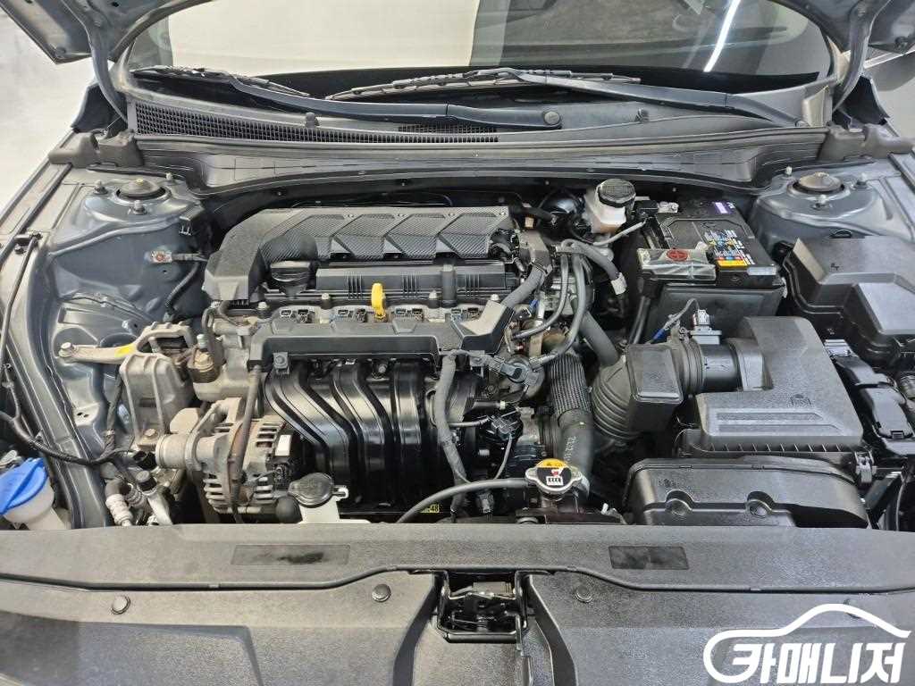 Hyundai Avante 1.6 Inspiration thumbnail 5