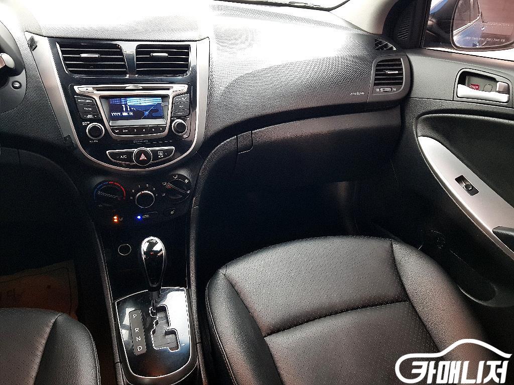 Hyundai Accent AccentFacelift 1.4VVT Modern thumbnail 10