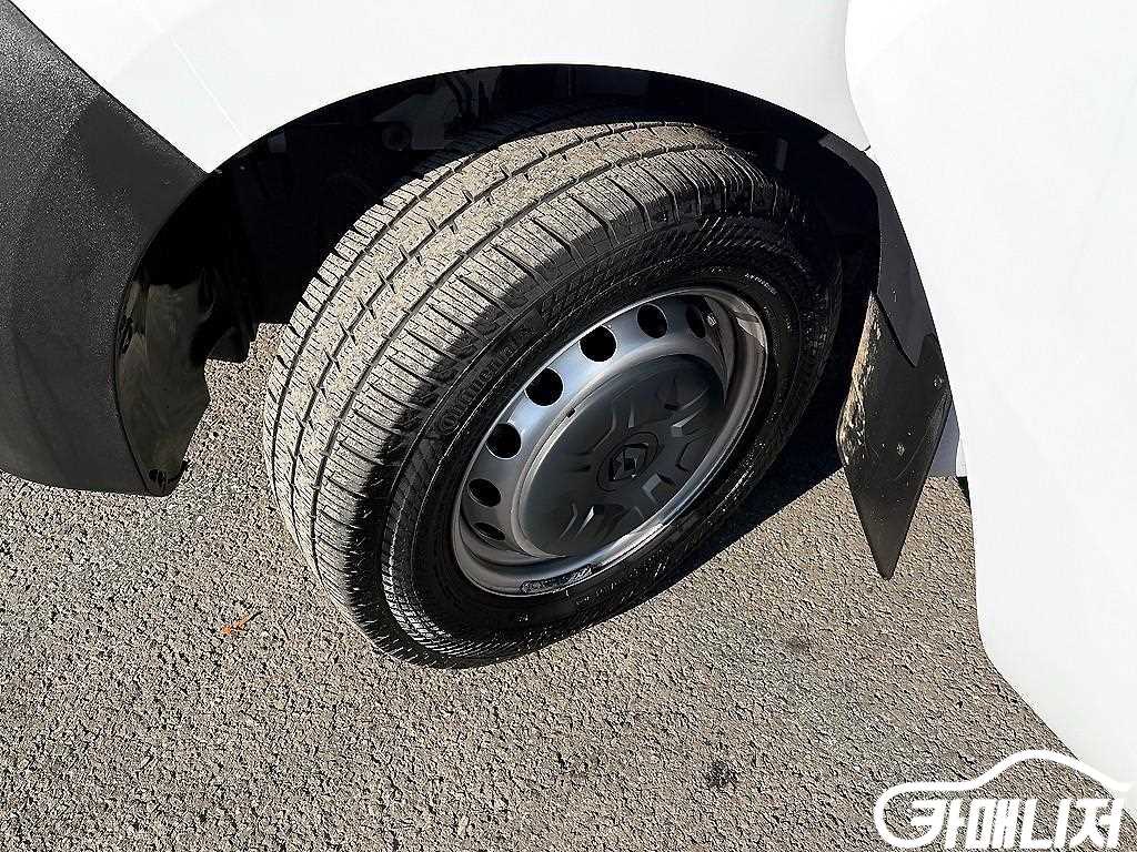 Renault Korea Master Master Van 2.3 L thumbnail 18