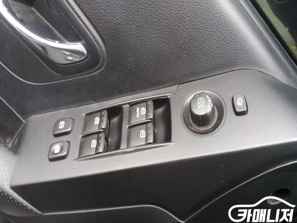 KG Mobility Korando KorandoC CLUBBY 4WD thumbnail 8