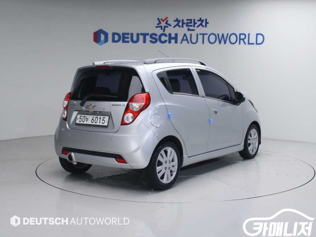 Chevrolet Spark LT thumbnail 2