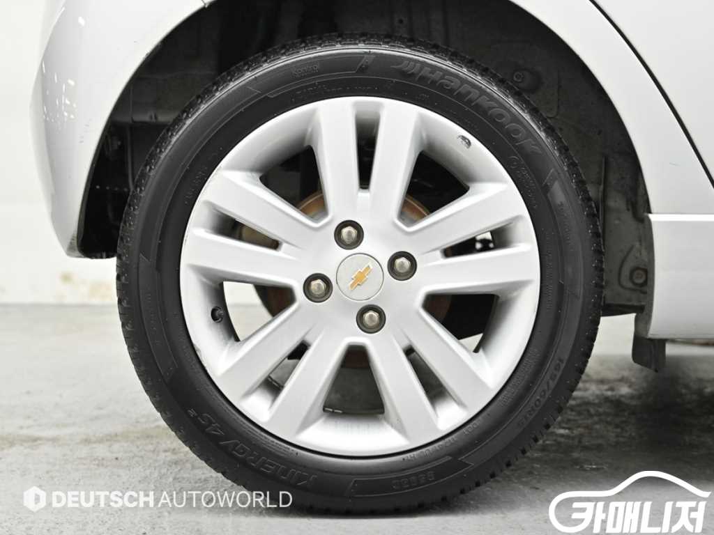 Chevrolet Spark LT thumbnail 5