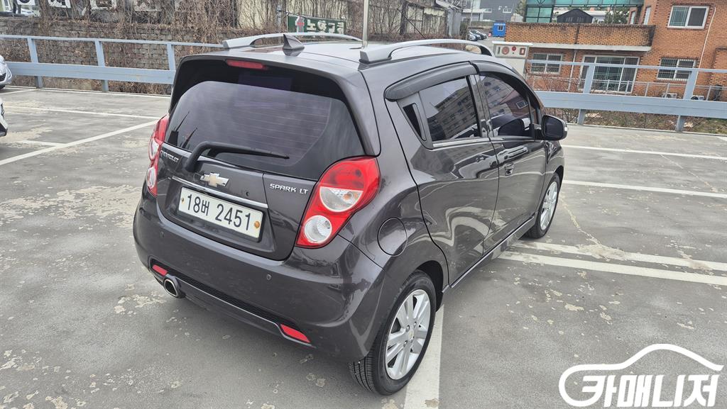 Chevrolet Spark LT thumbnail 2