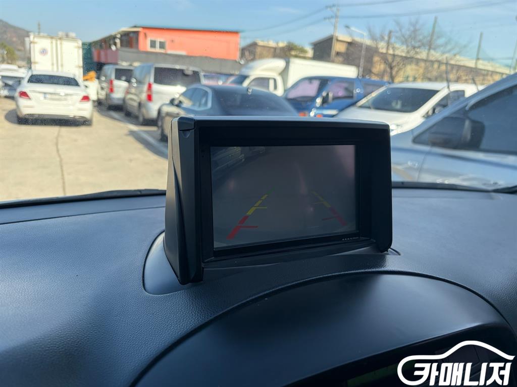 Hyundai Starex Grand Starex Van 5-Seater thumbnail 10