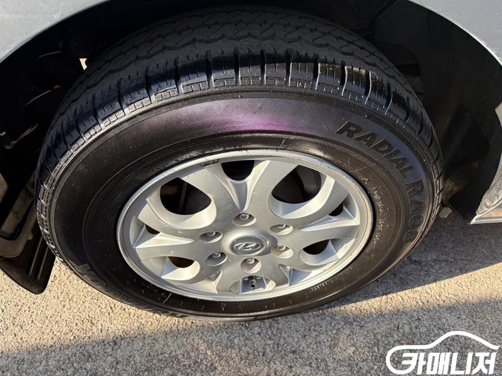 Hyundai Starex Grand Starex Van 5-Seater thumbnail 15