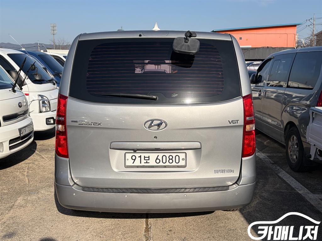 Hyundai Starex Grand Starex Van 5-Seater thumbnail 5