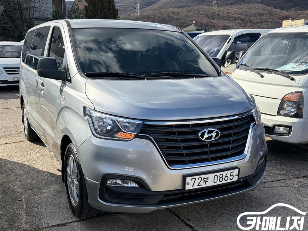 Hyundai Starex The New Grand Starex 2WD Wagon 12-Seater thumbnail 3